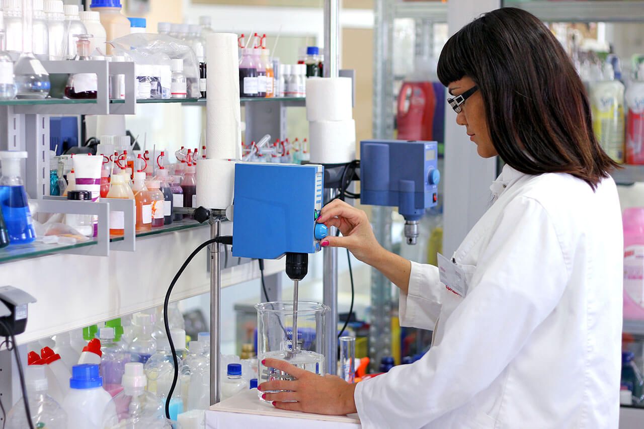 Tepnel scientist working in the laboratory